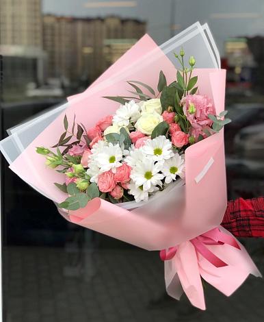 Букет цветов из: Розы, Лизиантусы и Хризантемы в Отрадном
